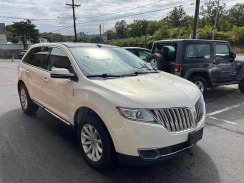 Used 2013 Lincoln MKX AWD image 5