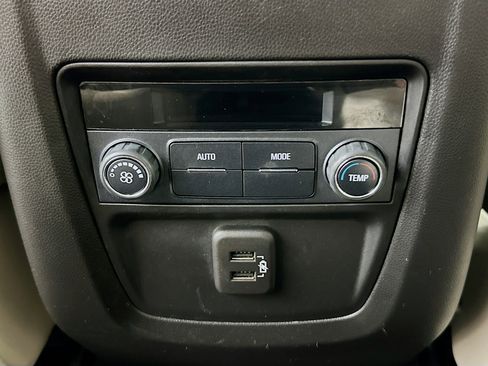 Used 2019 Buick Enclave Essence AWD/4WD image 26