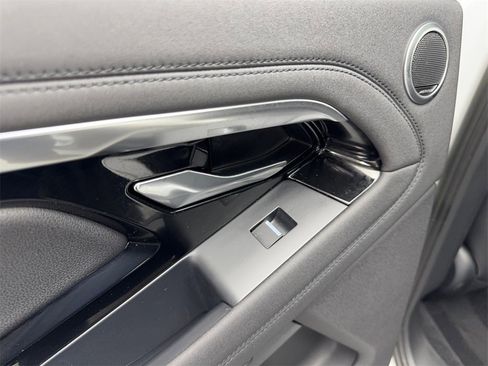 Used 2023 Land Rover Range Rover Evoque SE image 38