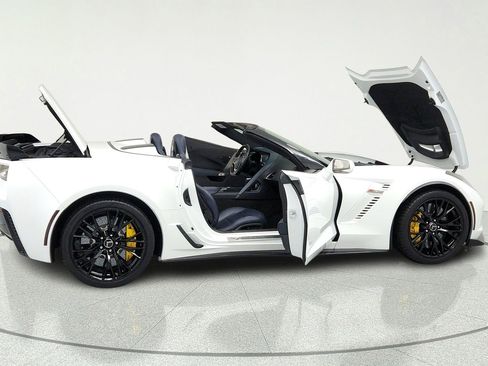 Certified 2015 Chevrolet Corvette Z06 w/ 3LZ Preferred Equipment Group RWD image 13