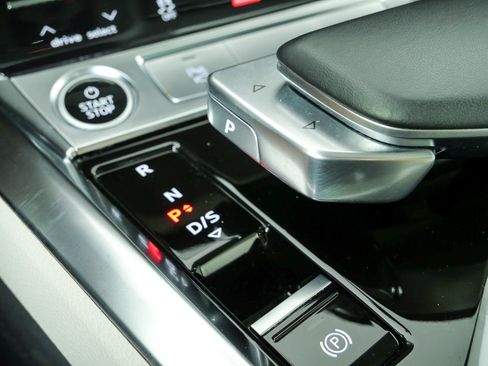 Used 2024 Audi Q8 e-tron Premium Plus AWD/4WD image 18