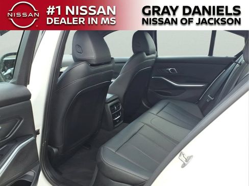 Used 2025 BMW 330i Sedan RWD image 27
