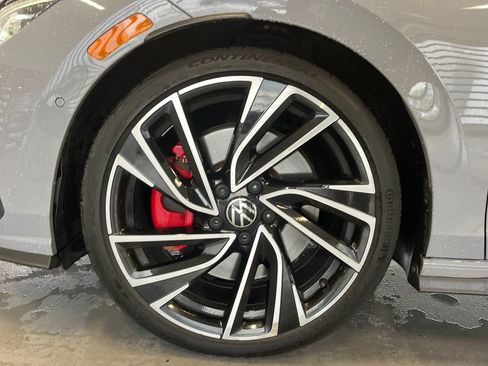 Certified 2022 Volkswagen GTI Autobahn FWD image 5