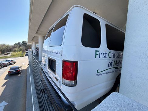 Used 2000 Ford E-350 and Econoline 350 XL image 6