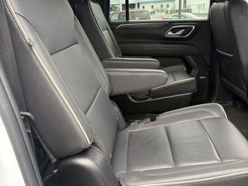 Used 2024 GMC Yukon XL SLT w/ SLT Luxury Package RWD image 22