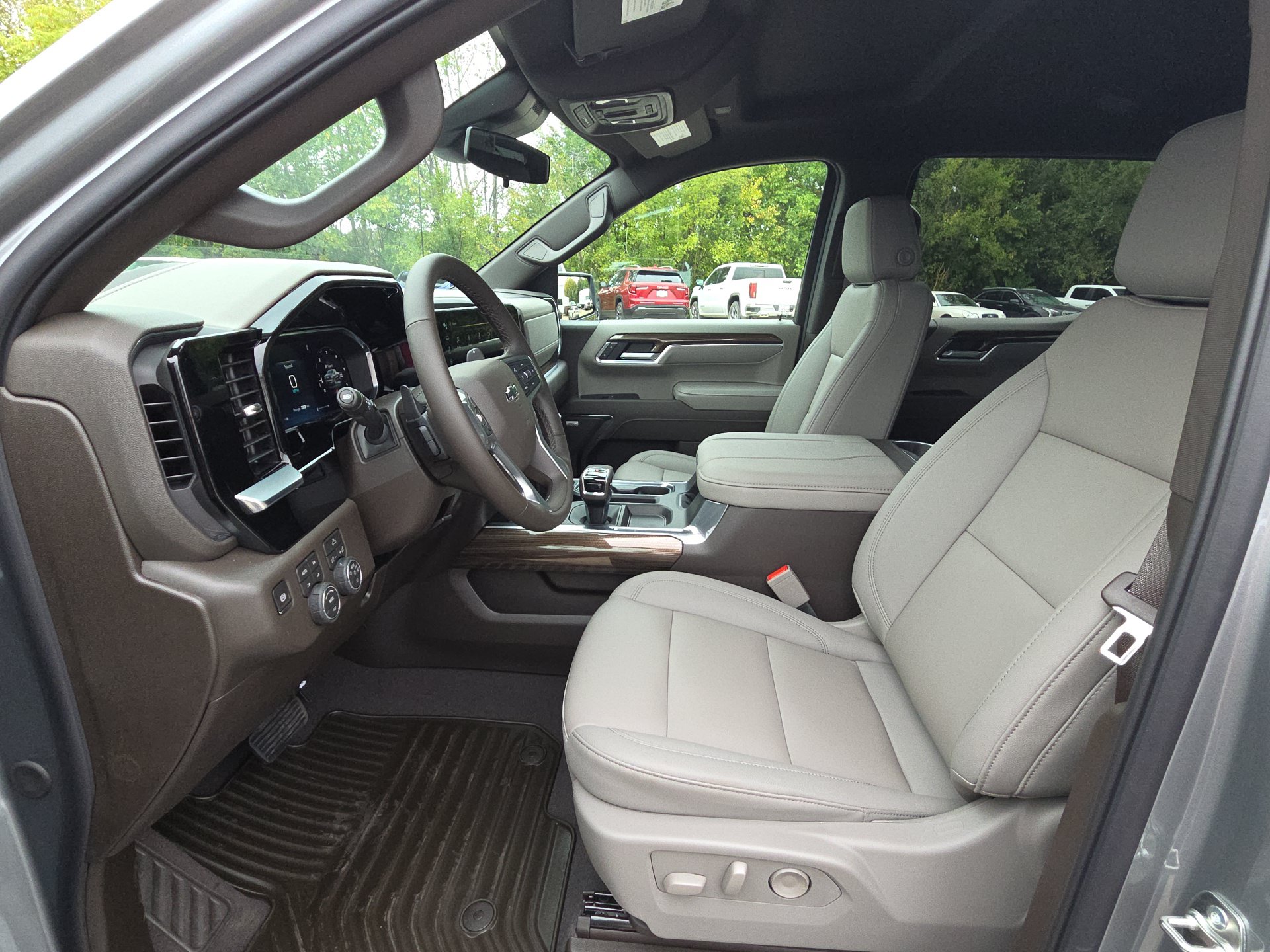 New 2026 Chevrolet Silverado 1500 RST w/ Convenience Package II AWD/4WD image 16