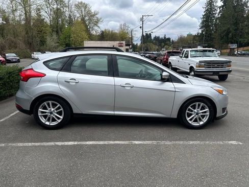 Used 2016 Ford Focus SE image 4