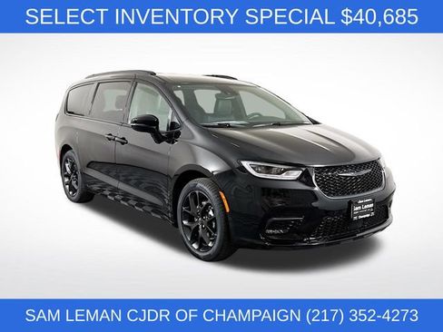 New 2026 Chrysler Pacifica Select w/ S Appearance Package image 1