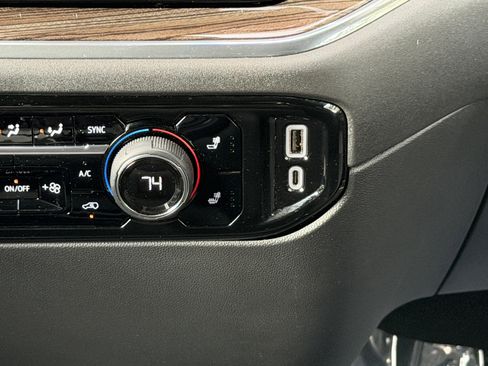 Used 2024 Chevrolet Silverado 1500 LT image 25