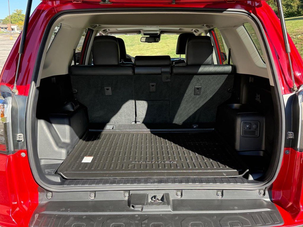 Used 2022 Toyota 4Runner Limited AWD/4WD image 7