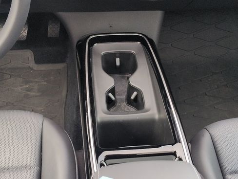 Used 2023 Volkswagen ID.4 Pro S image 28