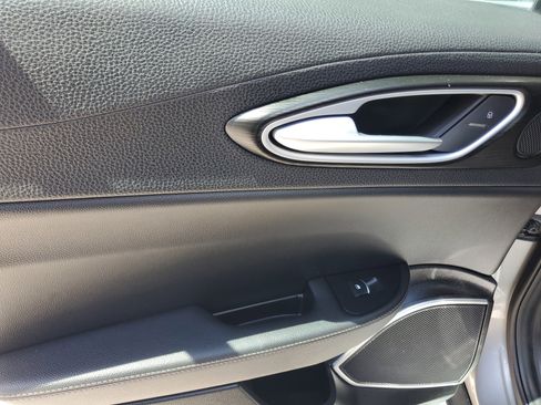 Used 2018 Alfa Romeo Giulia image 12