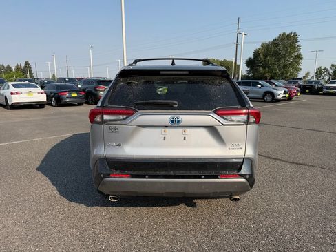 Used 2019 Toyota RAV4 XSE AWD/4WD image 2