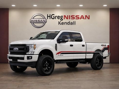 Used 2020 Ford F250 XLT AWD/4WD image 3