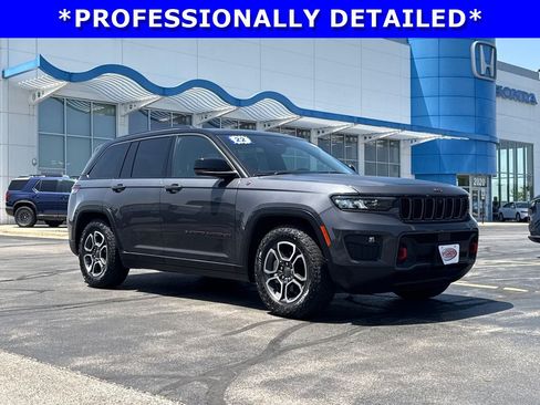 Used 2022 Jeep Grand Cherokee Trailhawk AWD/4WD image 3