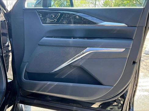 New 2026 Cadillac Escalade IQL Luxury w/ LPO, Floor Liner Package AWD/4WD image 35