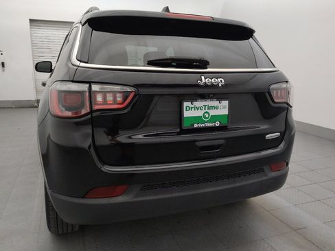 Used 2018 Jeep Compass Latitude FWD image 6