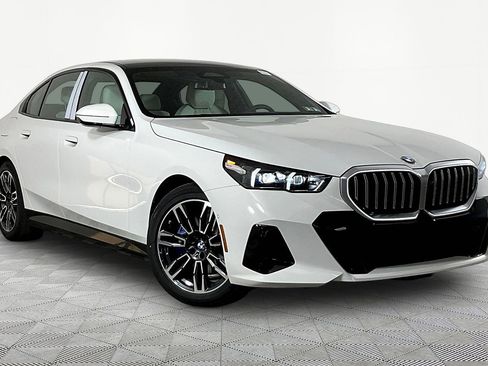 New 2026 BMW 530i xDrive w/ M Sport Package AWD/4WD image 3