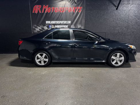 Used 2012 Toyota Camry SE FWD image 6
