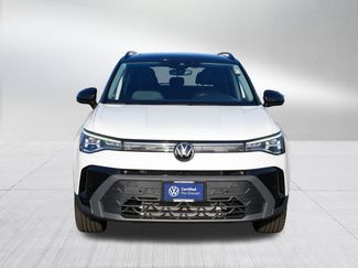 Certified 2025 Volkswagen Taos SE video 2