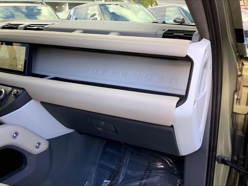 Used 2024 Land Rover Defender 110 S image 18