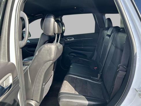 Certified 2022 Jeep Grand Cherokee Laredo X image 11