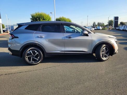Used 2023 Kia Sportage LX AWD/4WD image 3