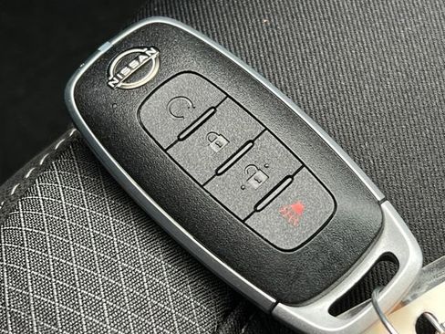 Used 2024 Nissan Pathfinder SV AWD/4WD image 29