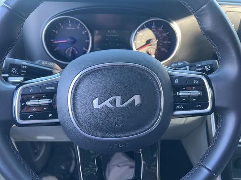 Certified 2024 Kia Carnival LX image 57