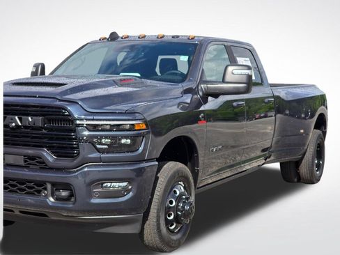 New 2026 RAM 3500 Laramie AWD/4WD image 42