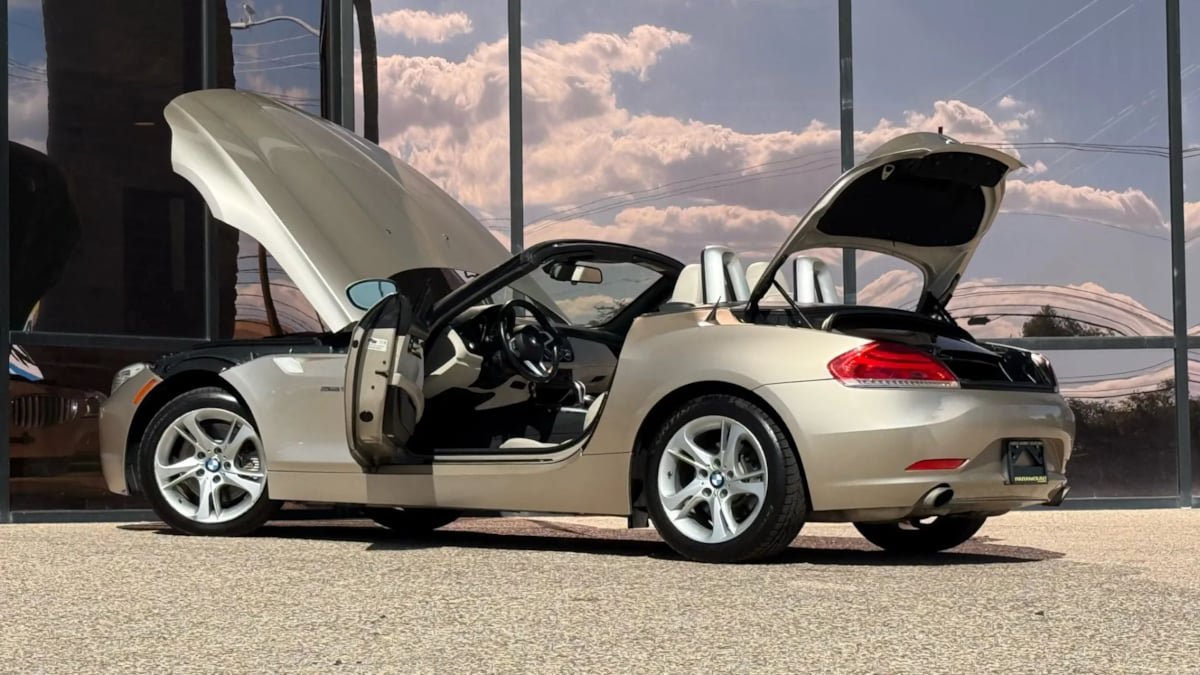 Used 2011 BMW Z4 sDrive35i RWD image 35