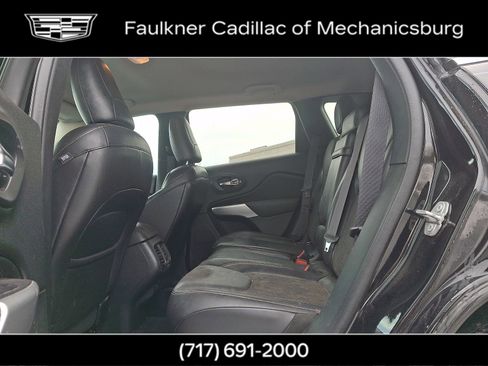 Used 2018 Jeep Cherokee Latitude Plus image 10