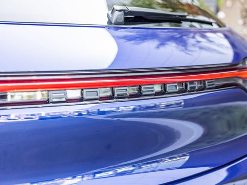 Certified 2026 Porsche Macan AWD/4WD image 25