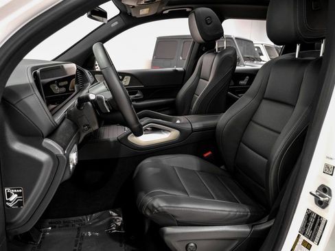 Used 2024 Mercedes-Benz GLS 450 4MATIC image 29