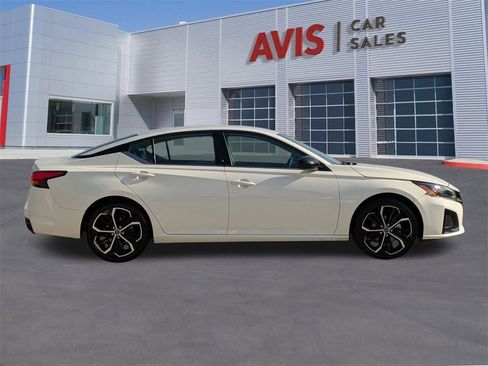 Used 2025 Nissan Altima 2.5 SR image 5