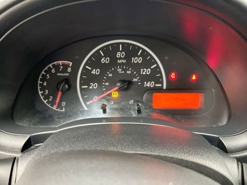 Used 2014 Nissan Versa S FWD image 12