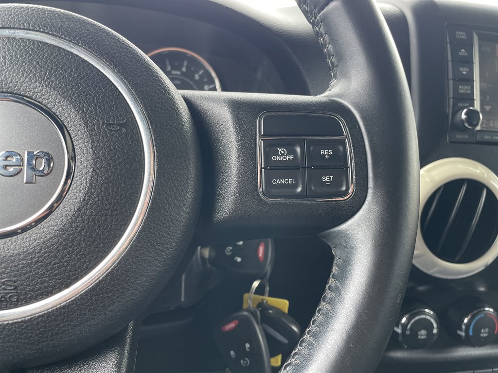 Used 2015 Jeep Wrangler Unlimited Sahara AWD/4WD image 28