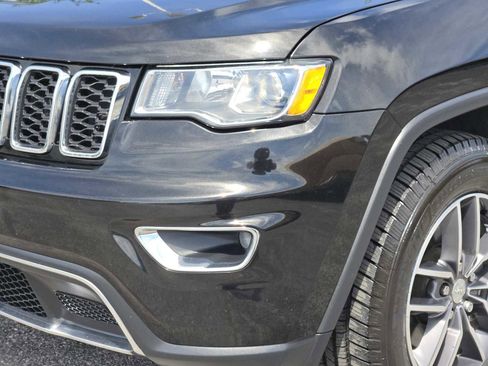 Used 2018 Jeep Grand Cherokee Limited AWD/4WD image 9