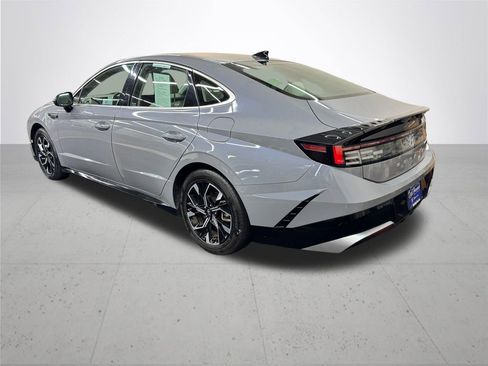 Used 2024 Hyundai Sonata SEL FWD image 4