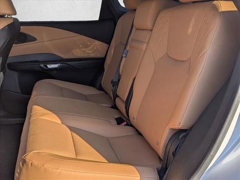 Used 2023 Lexus RX 350h image 16