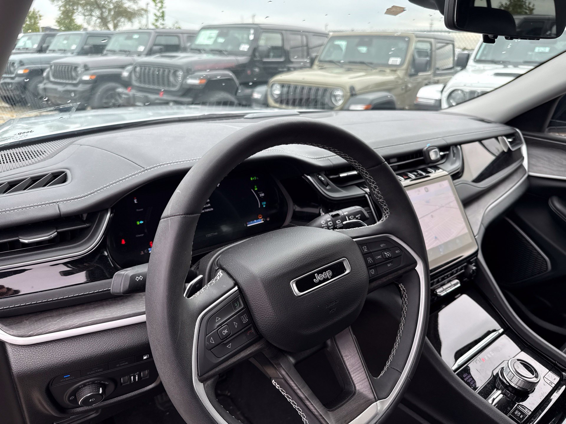 Used 2022 Jeep Grand Cherokee Limited 4xe w/ Luxury Tech Group II AWD/4WD image 9