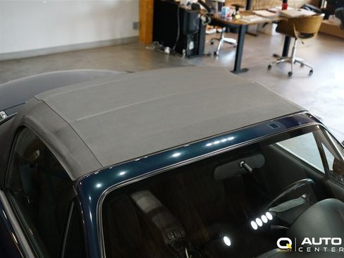 Used 1996 MAZDA MX-5 Miata RWD image 4