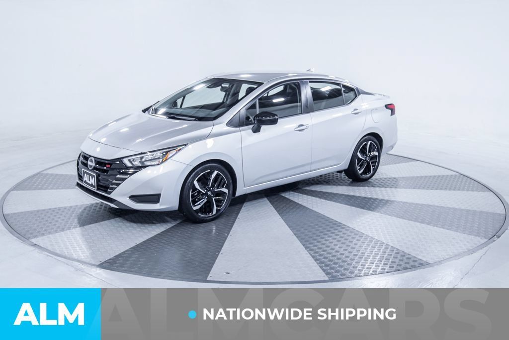 Used 2024 Nissan Versa SR FWD image 2