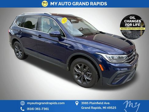 Used 2022 Volkswagen Tiguan SE AWD/4WD image 1