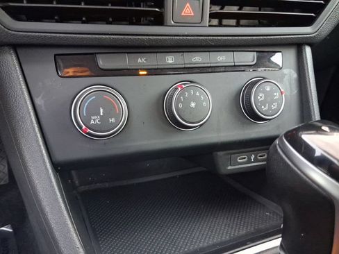 Certified 2024 Volkswagen Jetta S FWD image 24