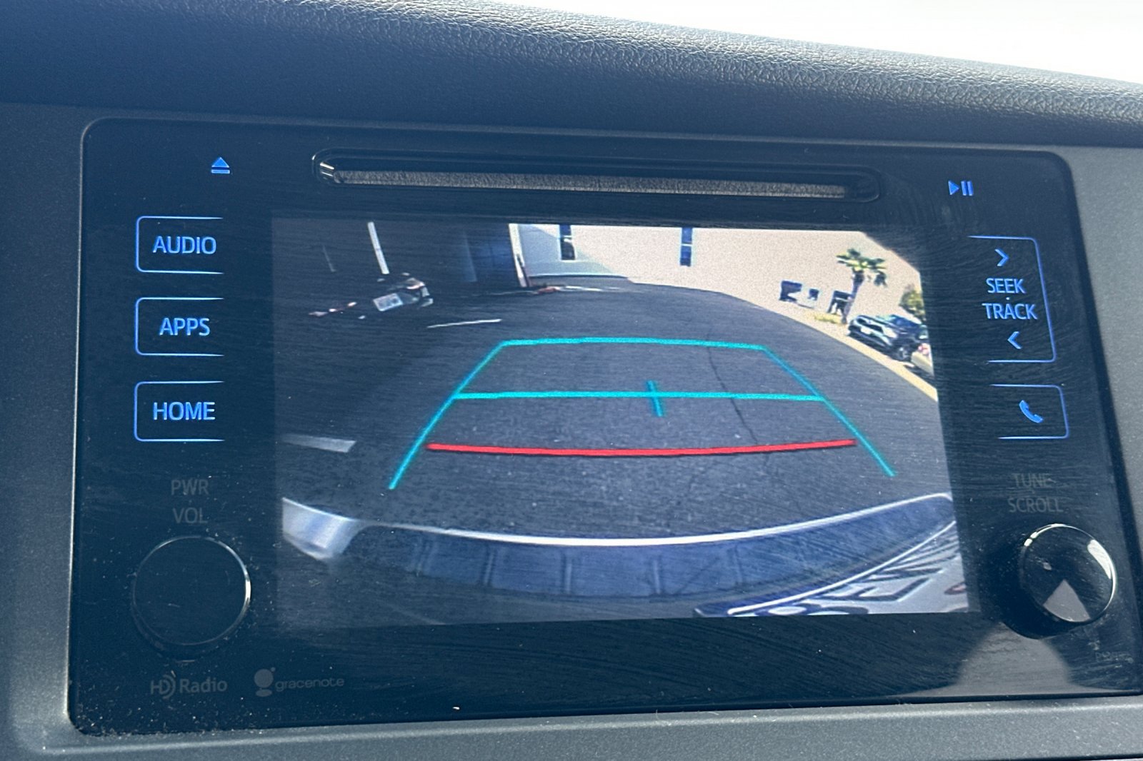 Used 2015 Toyota Sienna LE FWD image 28