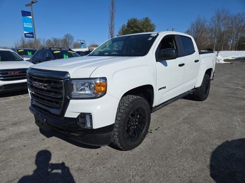 Used 2022 GMC Canyon AT4 image 3