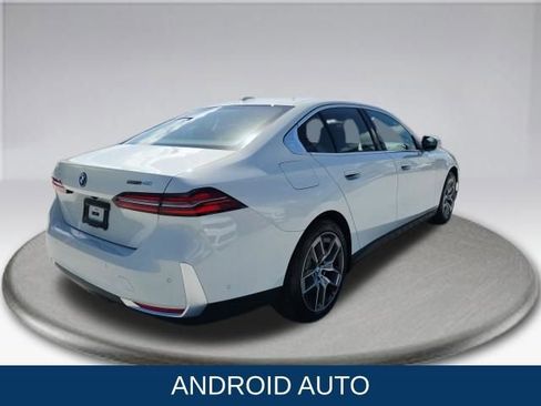 Used 2024 BMW i5 eDrive40i image 12