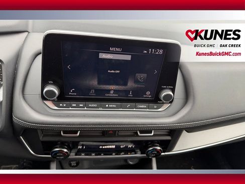 Used 2025 Nissan Rogue SV image 14