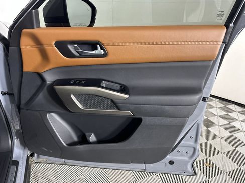 Used 2025 Nissan Pathfinder Platinum w/ Cargo Package FWD image 38